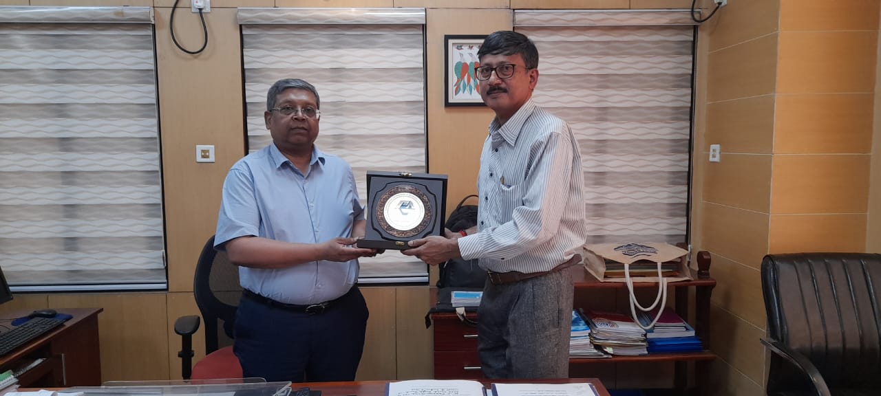 Director (Personnel), GRSE, DIG Subrato Ghosh, ICG (Retd.) Called on Addl. Chief Secretary (Labour), GoWB, Shri Barun Kumar Ray, IAS on 11 Oct 23 - Thumbnail