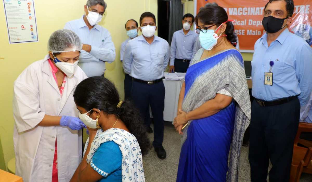 GRSE dedicates Vaccination Centre at its Kolkata Unit: A First for DPSU - Image 2 Image 2 - GRSE dedicates Vaccination Centre at its Kolkata Unit: A First for DPSU