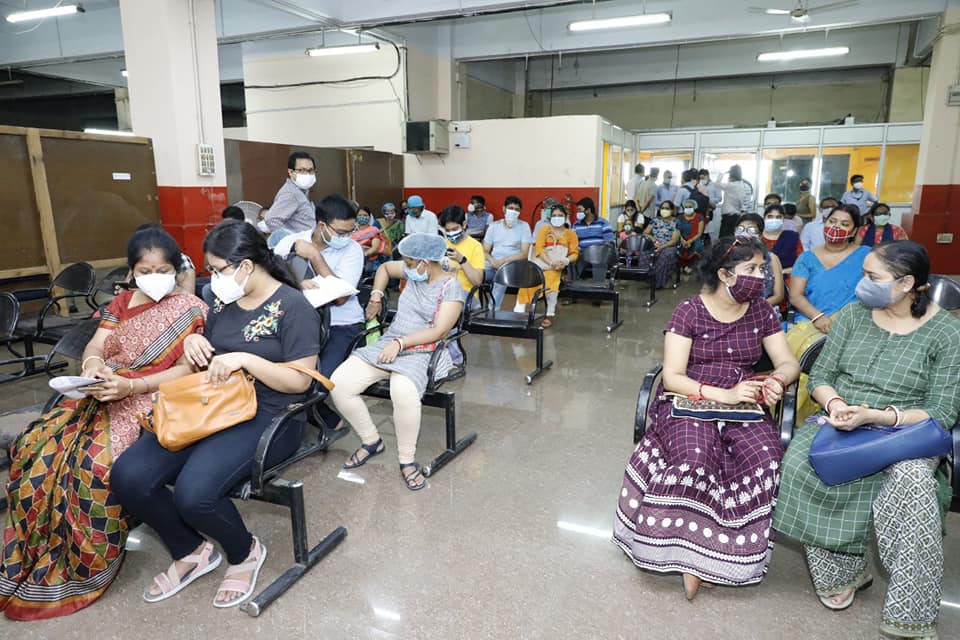 Family Members of GRSE Employees Vaccinated at its FOJ Unit In Kolkata - Image 4 Image 4 - Family Members of GRSE Employees Vaccinated at its FOJ Unit In Kolkata