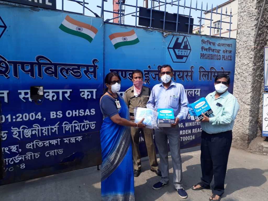 Image 1 - Further to the initiative of distribution done previously, GRSE on 13 Apr 20 distributed masks to Borough XV towards prevention of Covid 19