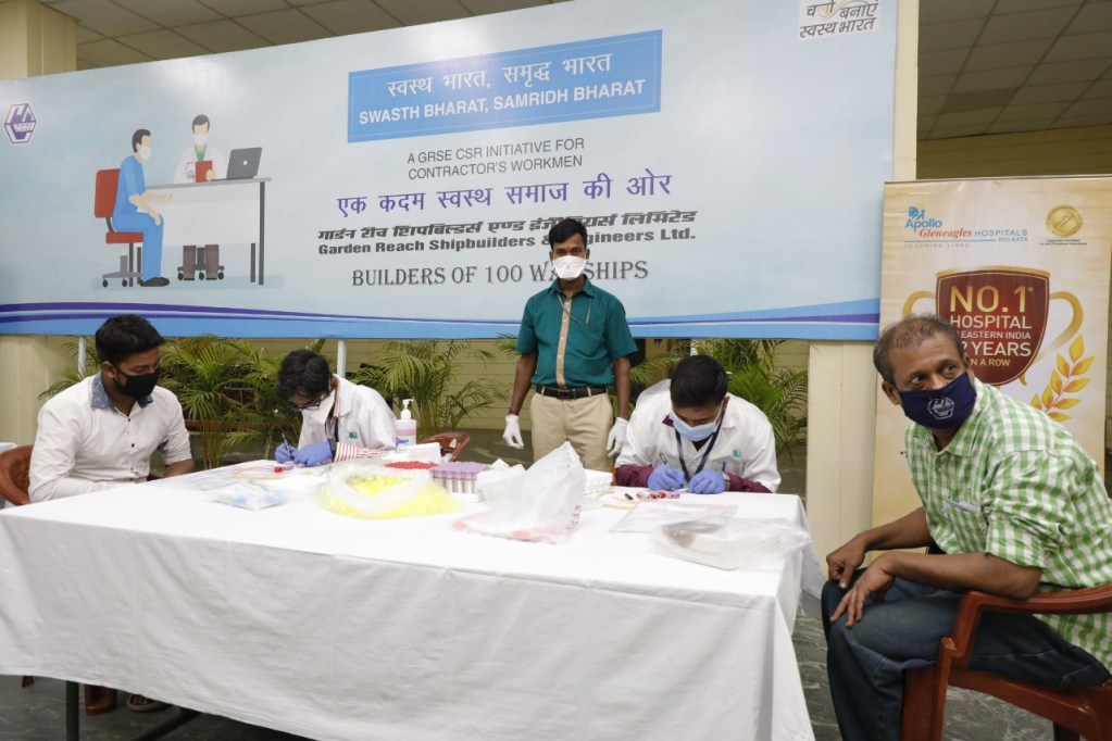 Image 4 - GRSE’s CSR Initiative with Indian Institute of Cerebral Palsy (IICP)-Handing Over of Cheque