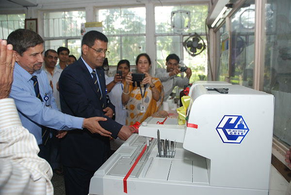 GRSE supports Saroj Gupta Cancer Center & Research Institute for installing two vital equipment to diagnose and treat malignant cancer - Image 1 Image 1 - GRSE supports Saroj Gupta Cancer Center & Research Institute for installing two vital equipment to diagnose and treat malignant cancer