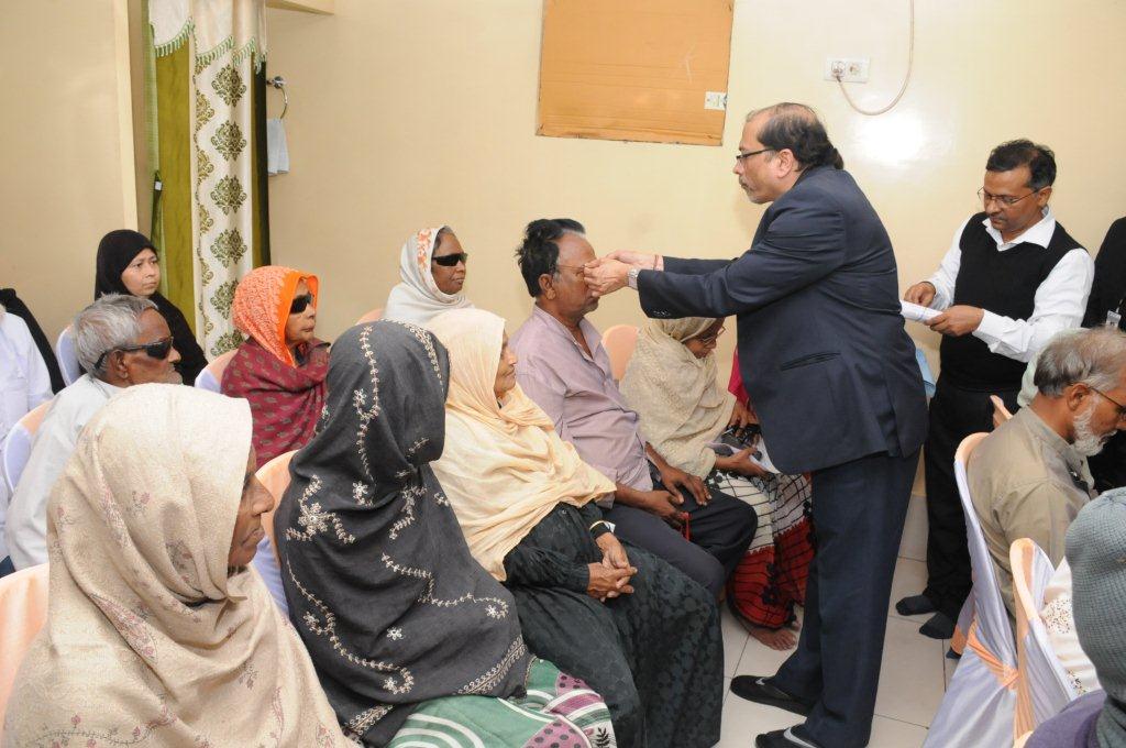 Image 4 - GRSE facilitates cataract surgery for poor and needy people of Metiabruz area as a part of CSR initiative since FY 2011 � 12