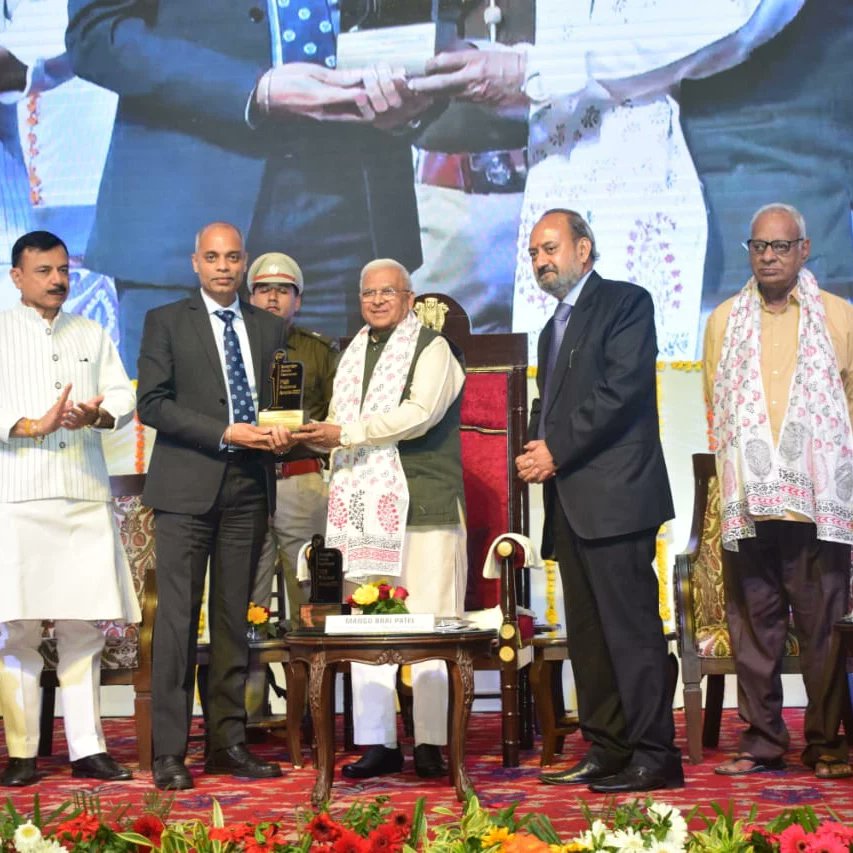 GRSE received prestigious PRSI National Awards 2022 in three categories Hon’ble Governor of Madhya Pradesh Shri Mangubhai Patel presented the award at 44th AIPRC, Bhopal on 27 Dec 22
