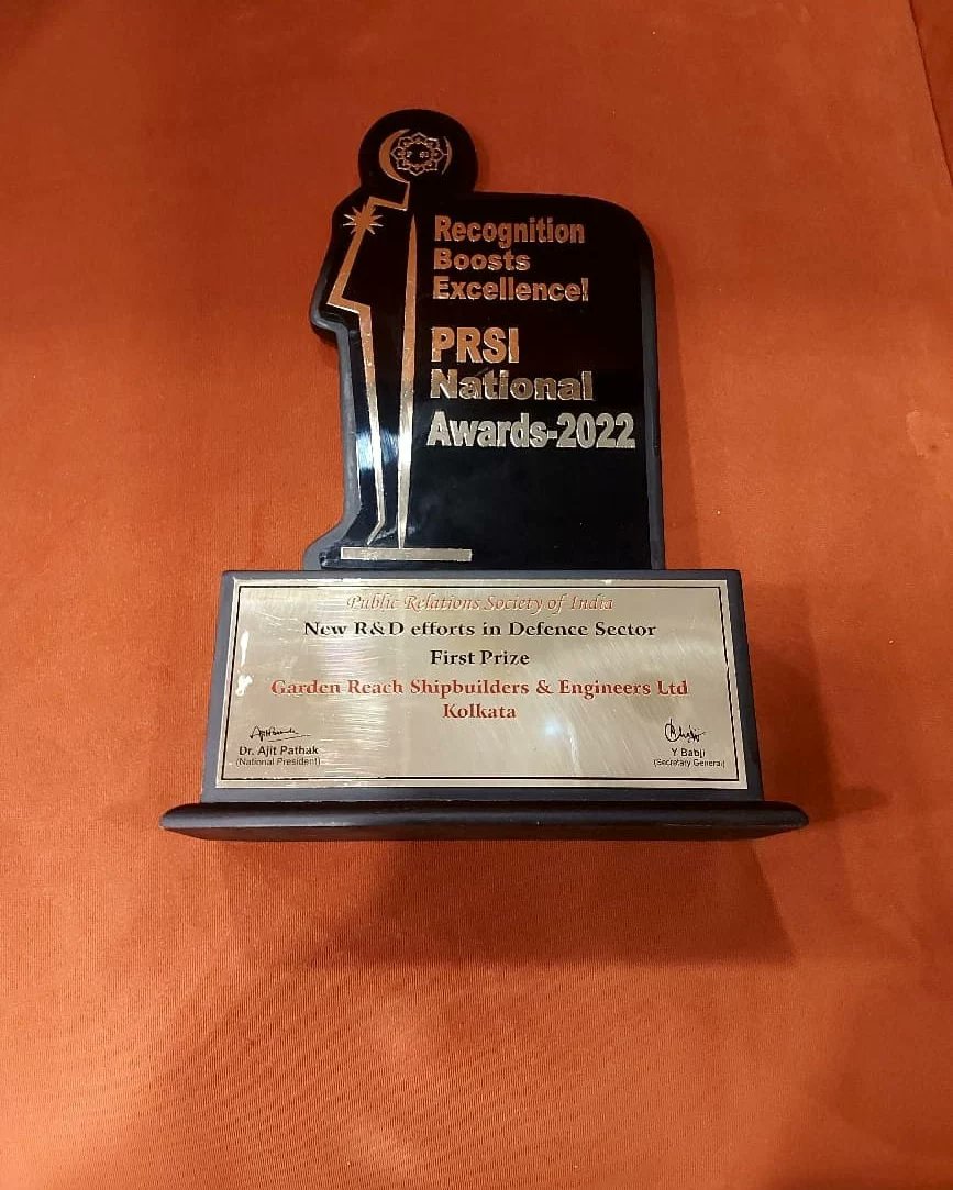 GRSE received prestigious PRSI National Awards 2022 in three categories Hon�ble Governor of Madhya Pradesh Shri Mangubhai Patel presented the award at 44th AIPRC, Bhopal on 27 Dec 22