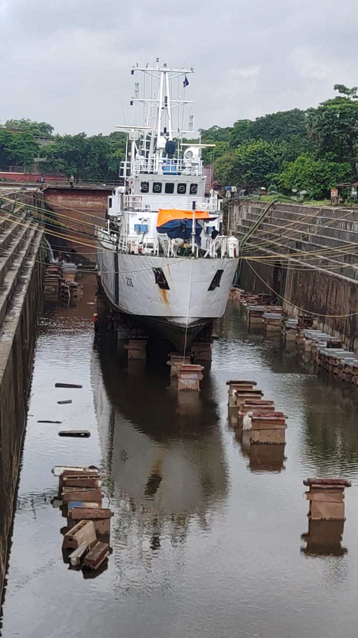 Docking of ICGS Aadesh AT KPDD-1 & Undocking of MV Sarojini from KPDD-3 accomplished in a single day on 26 Jun 23