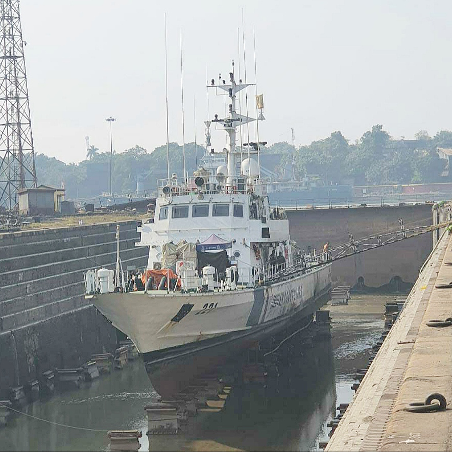 ICGS Priyadarshini docked at GRSE-KPDD 2 for underwater package of SR-1 on 23 Dec 22