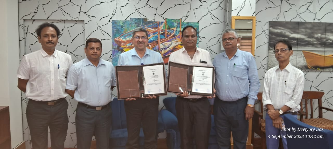 GRSE signed MoU with Vishwakarma Salvage Pvt Ltd. for Refit Activities on 04 Sep 23